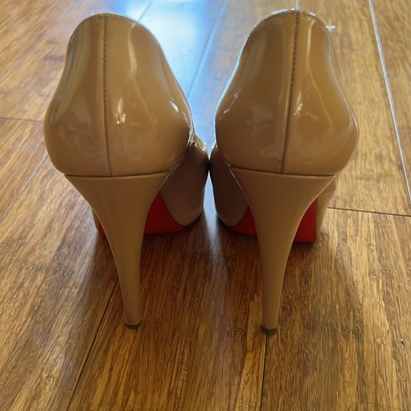 CHRISTIAN LOUBOUTIN NEW VERY PRIVÈ - Picture 4 of 8